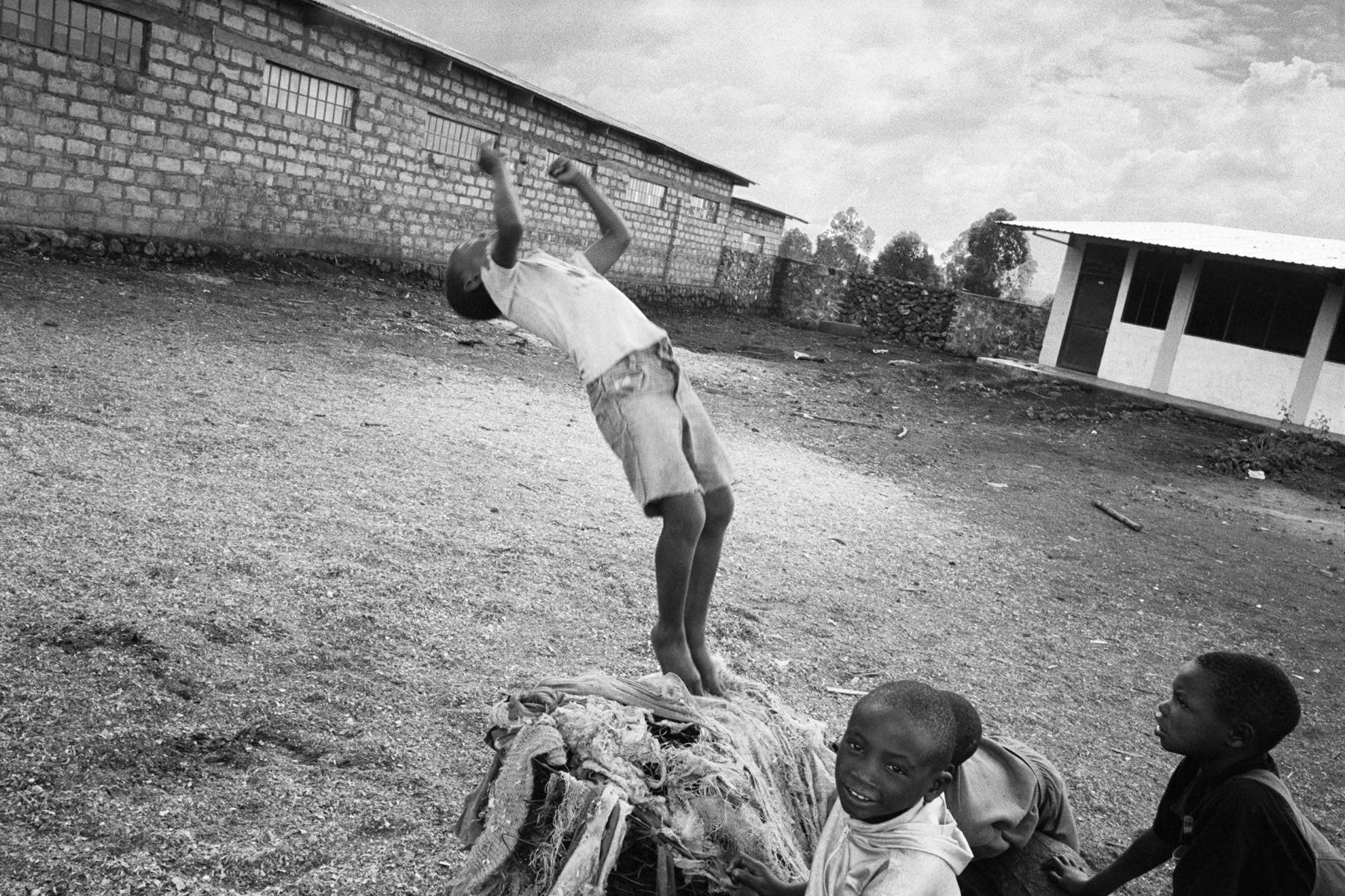 Guy Tillim - Don Bosco, centre for abandoned children, Goma, Democratic Republic of Congo, 2002